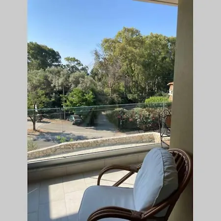 Ariadni Apartment Nikiana شقة *